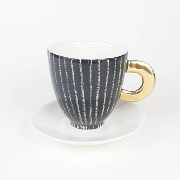 Tea cup B&W